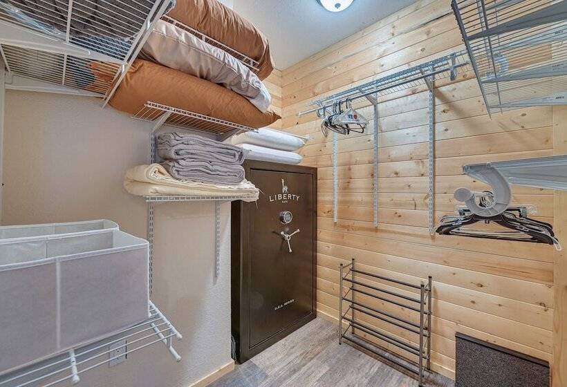 Custom Kasilof Cabin On 40 Private Acres