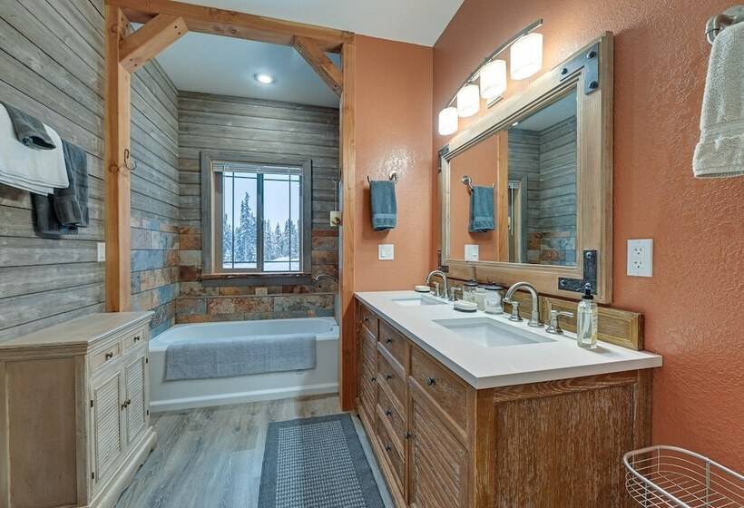 Custom Kasilof Cabin On 40 Private Acres