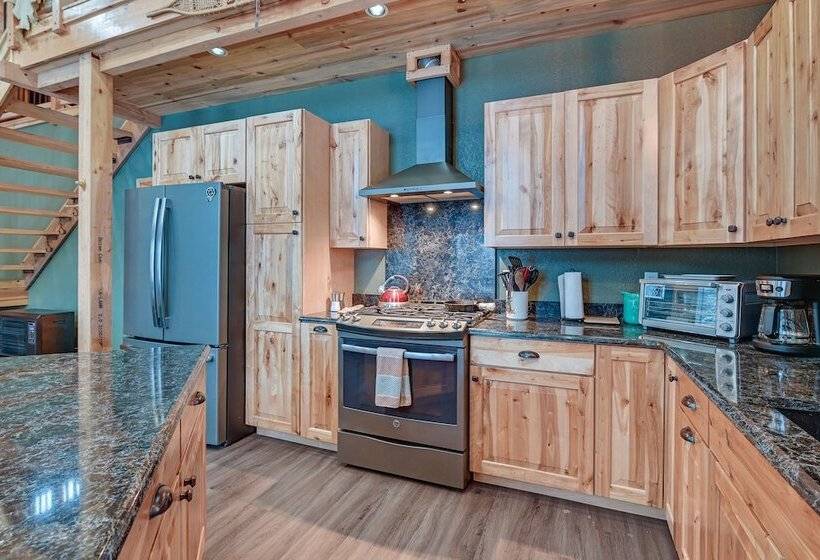 Custom Kasilof Cabin On 40 Private Acres