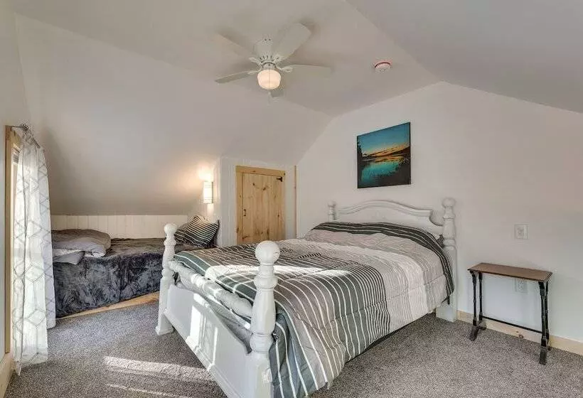 Duplex Unit, 2 Mi To Chittenden Reservoir!