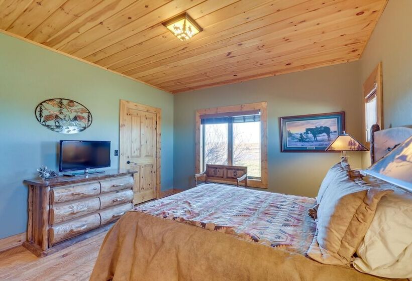 Free Spirit Ranch  W/ Hot Tub & Mountain Views