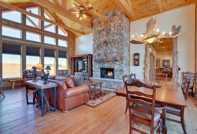 Free Spirit Ranch  W/ Hot Tub & Mountain Views