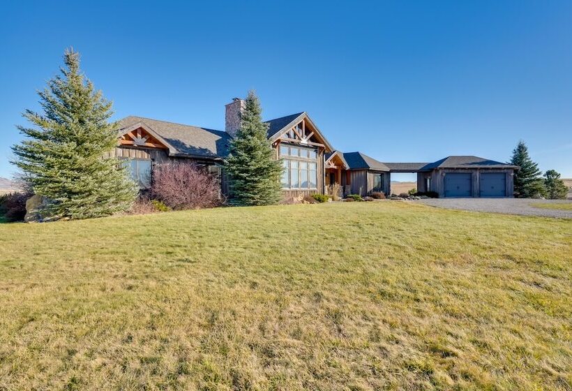 Free Spirit Ranch  W/ Hot Tub & Mountain Views