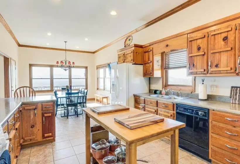 Hayesville Home W/ Hot Tub + Mountain Views!