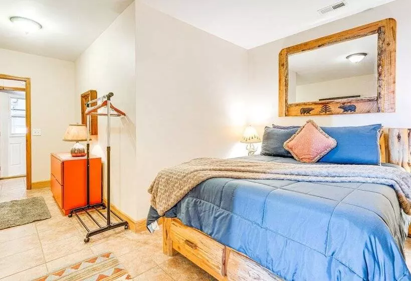 Hayesville Home W/ Hot Tub + Mountain Views!