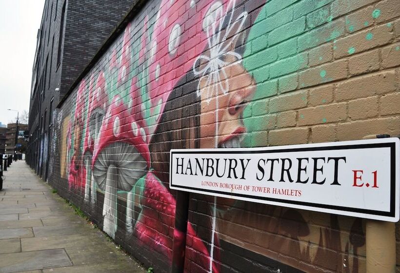 Hotel Cosmos Capsule Coworking London