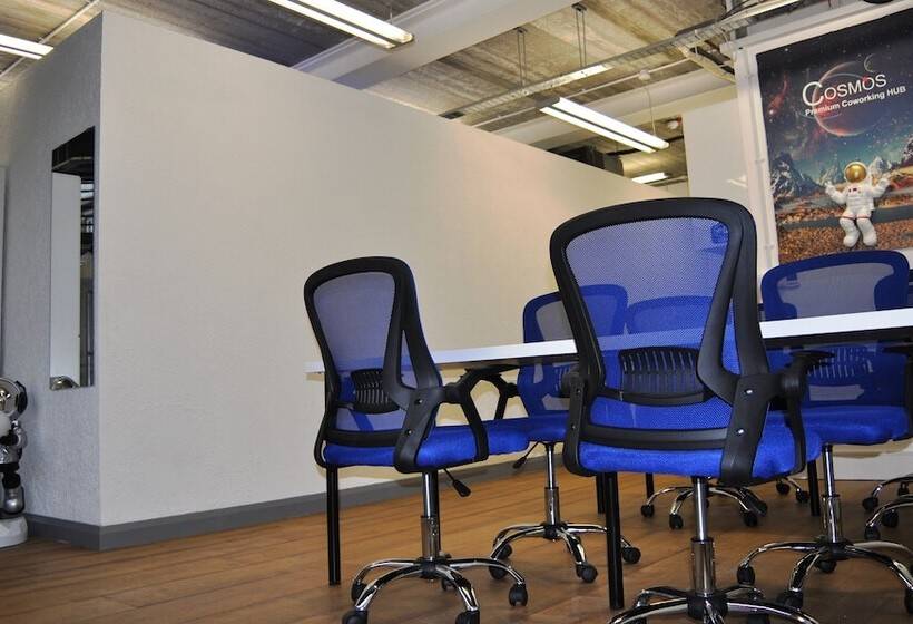 Hotel Cosmos Capsule Coworking London