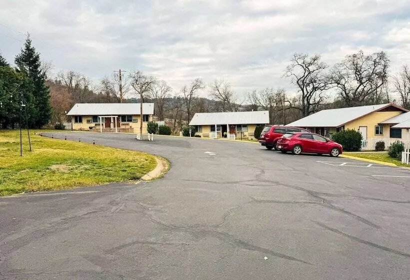 Hotelli Quality Inn & Suites