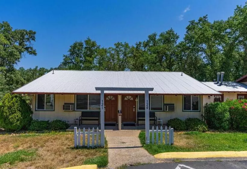 Hotelli Quality Inn & Suites