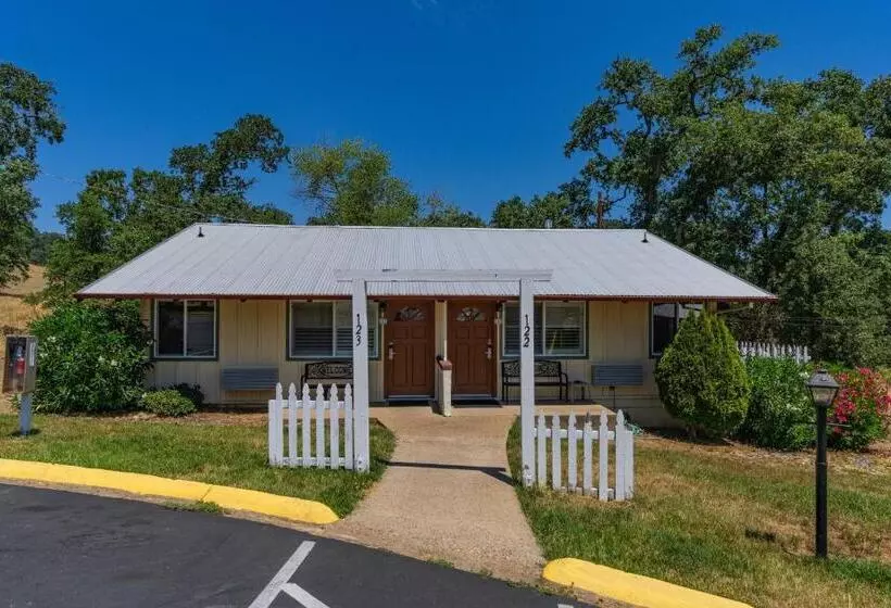 Hotelli Quality Inn & Suites