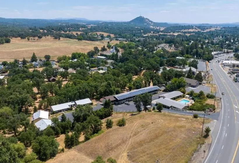 Hotelli Quality Inn & Suites