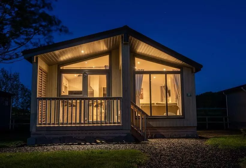 Hotelli Silverwood Resort