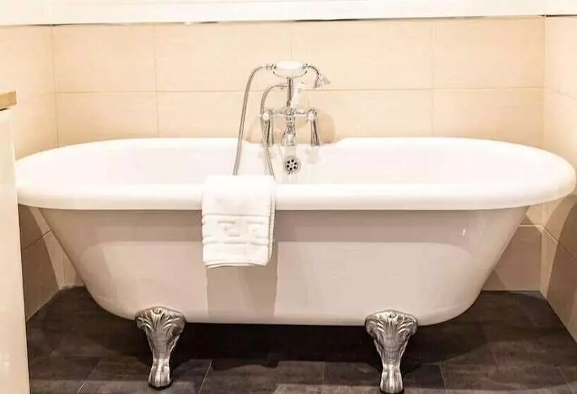 Hotelli Silverwood Resort