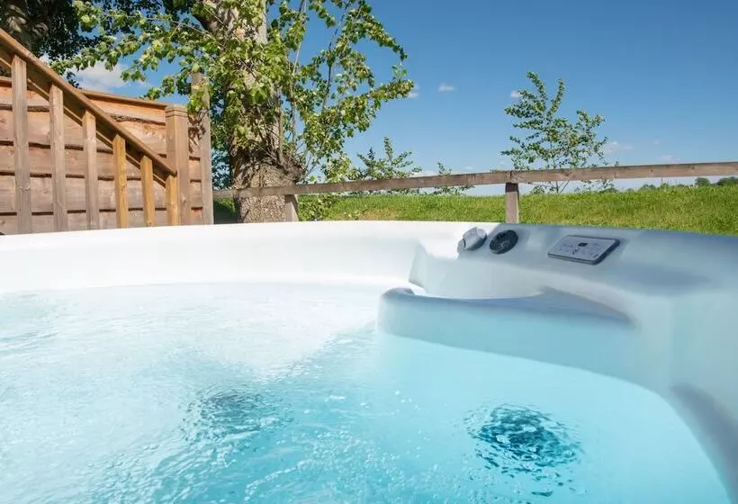 Hotelli Silverwood Resort