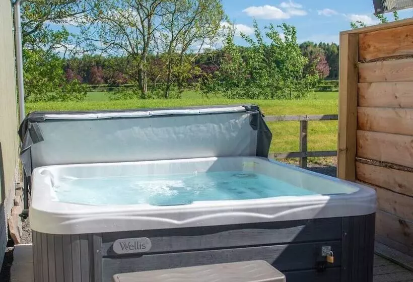 Hotelli Silverwood Resort