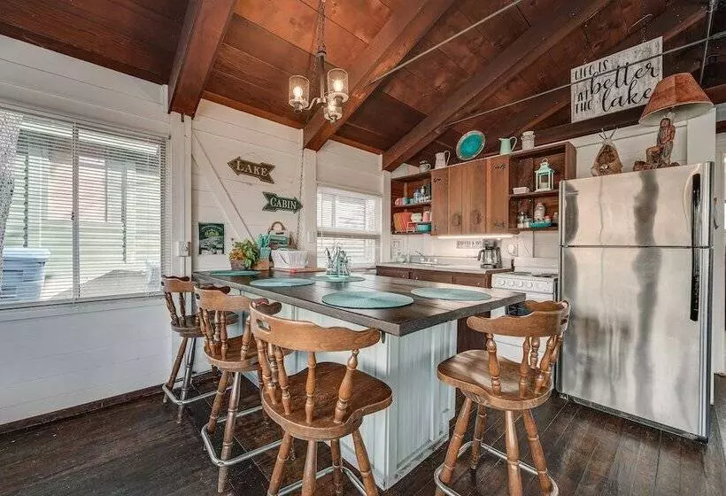 Kimberling City Cabin: 5 Min Walk To Lake