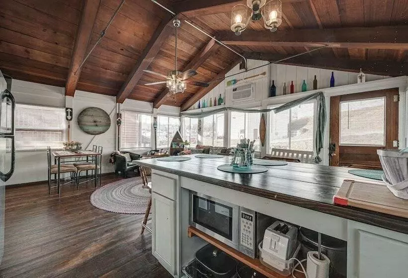 Kimberling City Cabin: 5 Min Walk To Lake