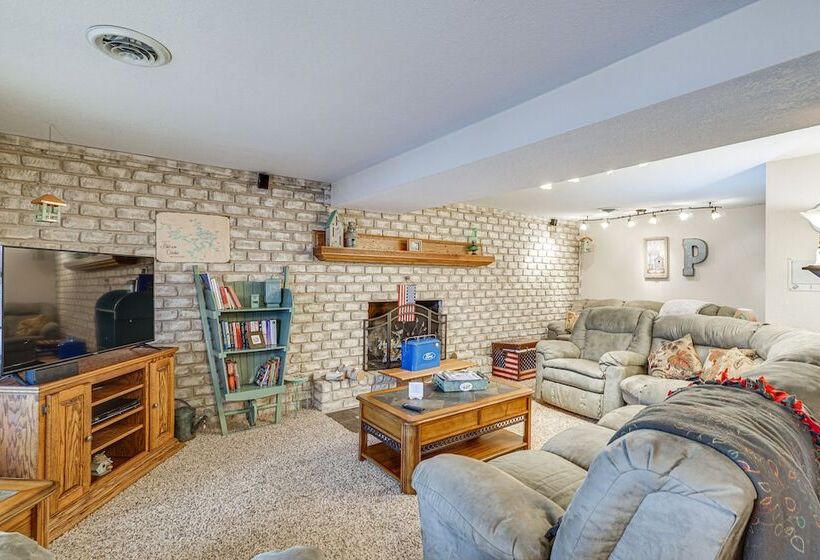 Lakefront Gravois Mills Home W/ Dock, Dogs Welcome