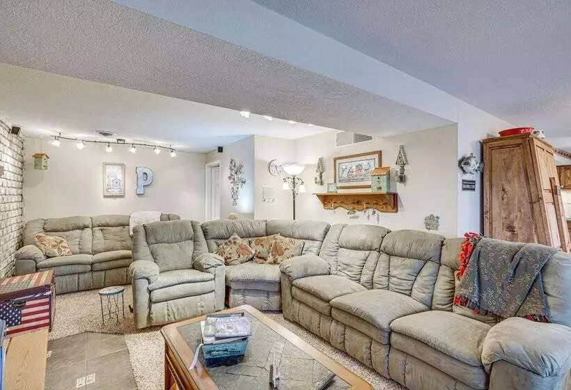 Lakefront Gravois Mills Home W/ Dock, Dogs Welcome