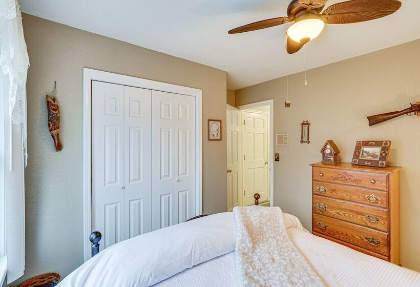 Lakefront Gravois Mills Home W/ Dock, Dogs Welcome