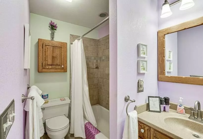 Lakefront Gravois Mills Home W/ Dock, Dogs Welcome