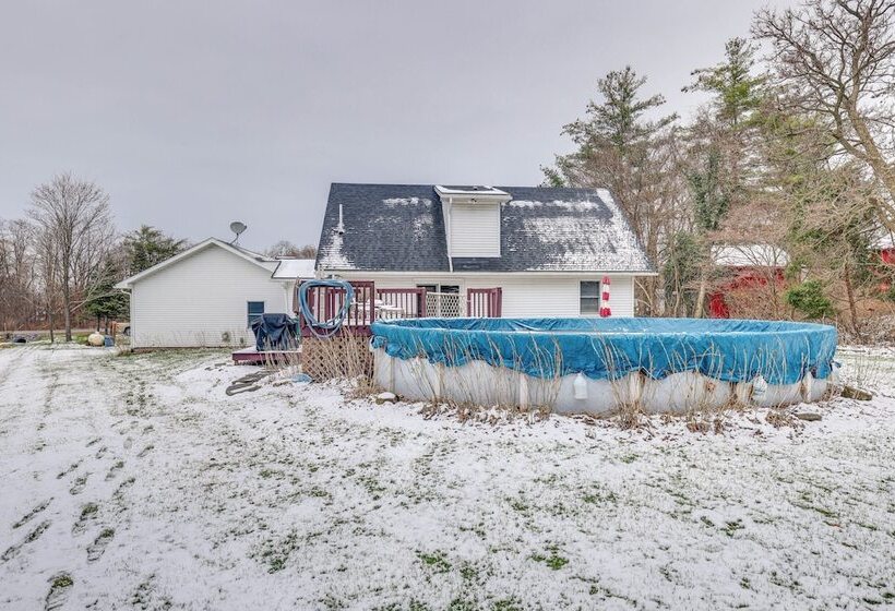 Lovely Interlaken Home W/ Fire Pit & Yard!