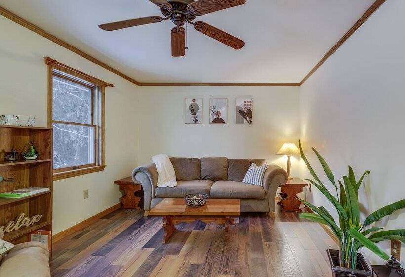 Lovely Interlaken Home W/ Fire Pit & Yard!