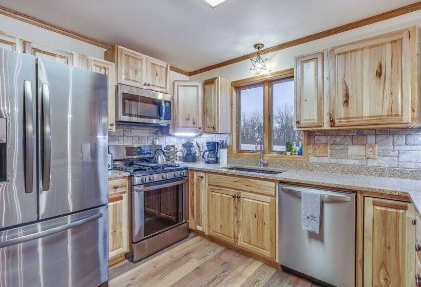 Lovely Interlaken Home W/ Fire Pit & Yard!