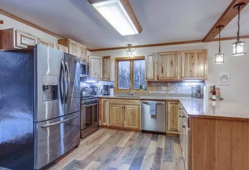 Lovely Interlaken Home W/ Fire Pit & Yard!