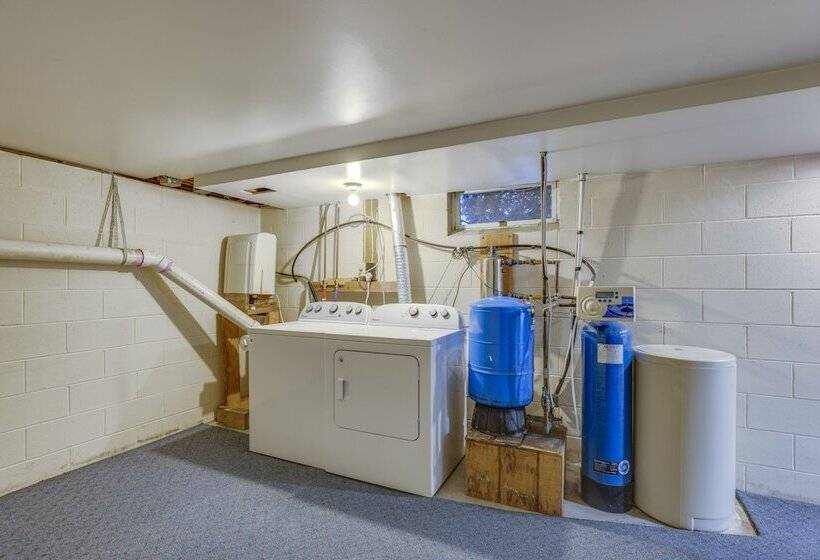 Lovely Interlaken Home W/ Fire Pit & Yard!