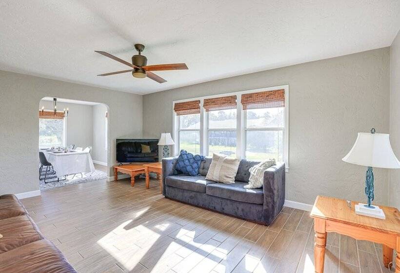 Newberry Home W/ Deck On 10 Acres!