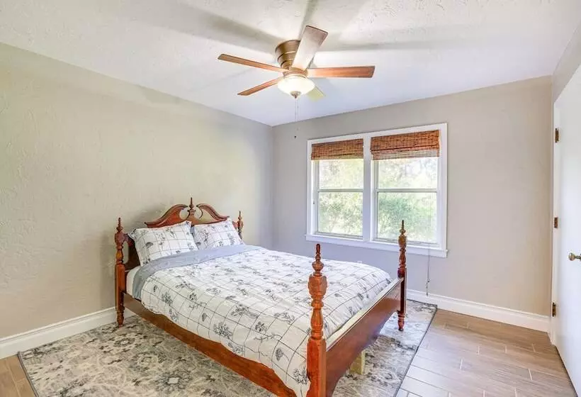 Newberry Home W/ Deck On 10 Acres!