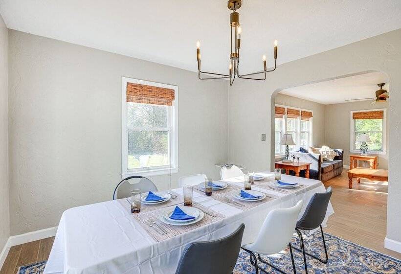 Newberry Home W/ Deck On 10 Acres!