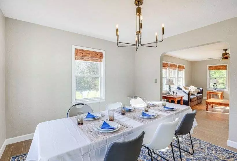 Newberry Home W/ Deck On 10 Acres!