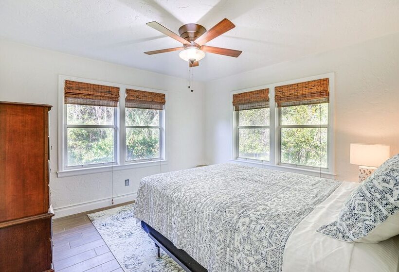 Newberry Home W/ Deck On 10 Acres!