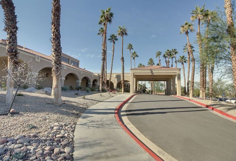 Pet Friendly Palm Desert Gem On Golf Course!
