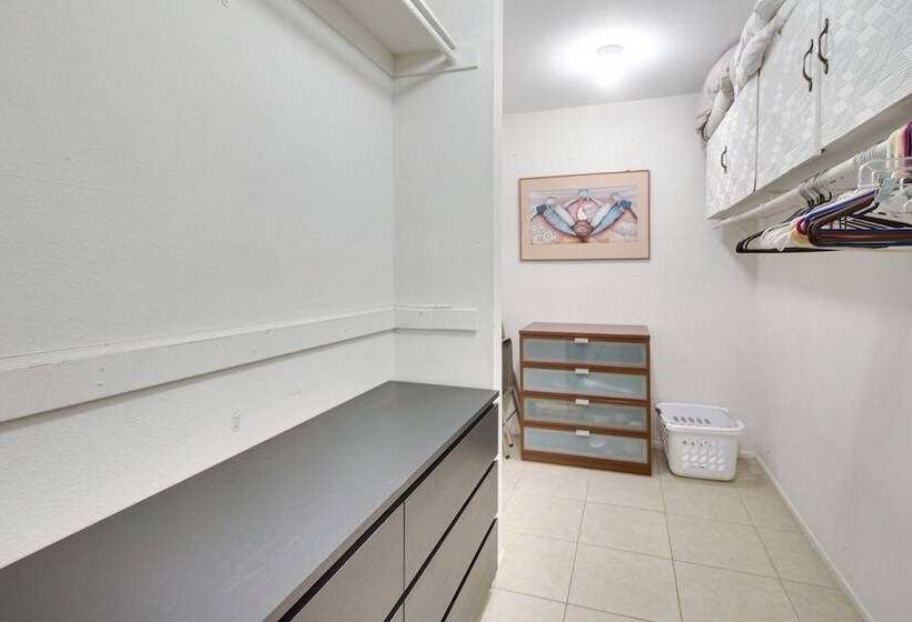 Pet Friendly Palm Desert Gem On Golf Course!