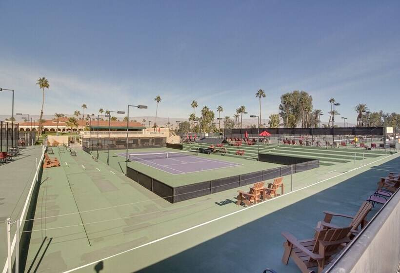 Pet Friendly Palm Desert Gem On Golf Course!