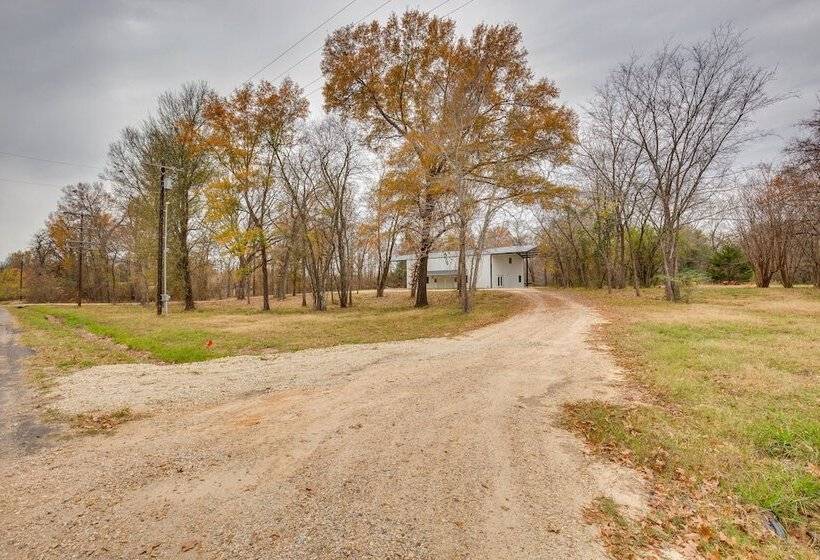 Peaceful Yantis Retreat 1 Mi To Lake Fork!