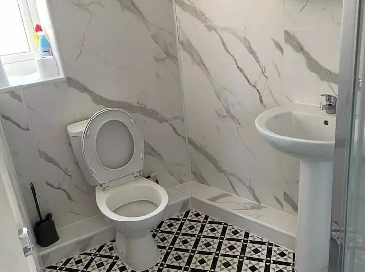 ペンション Rahal Hackney