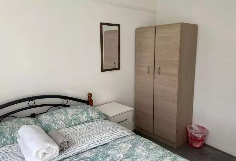 ペンション Rahal Hackney