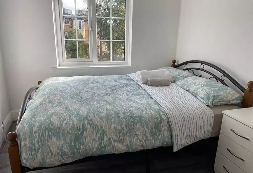 ペンション Rahal Hackney