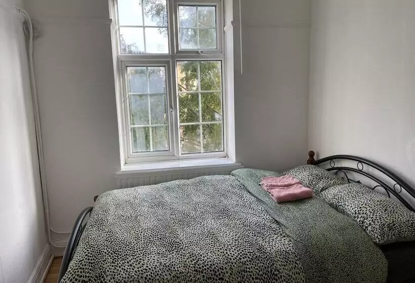 ペンション Rahal Hackney