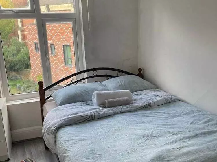 ペンション Rahal Hackney