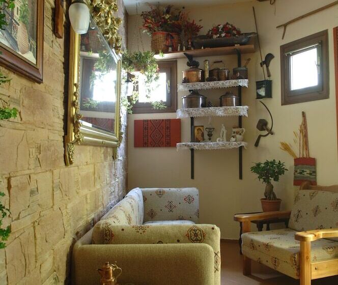 Пансион Rigas Hotel Arachova