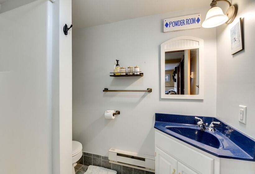 Pet Friendly Home W/ Deck: 4 Mi To Jay Peak Resort