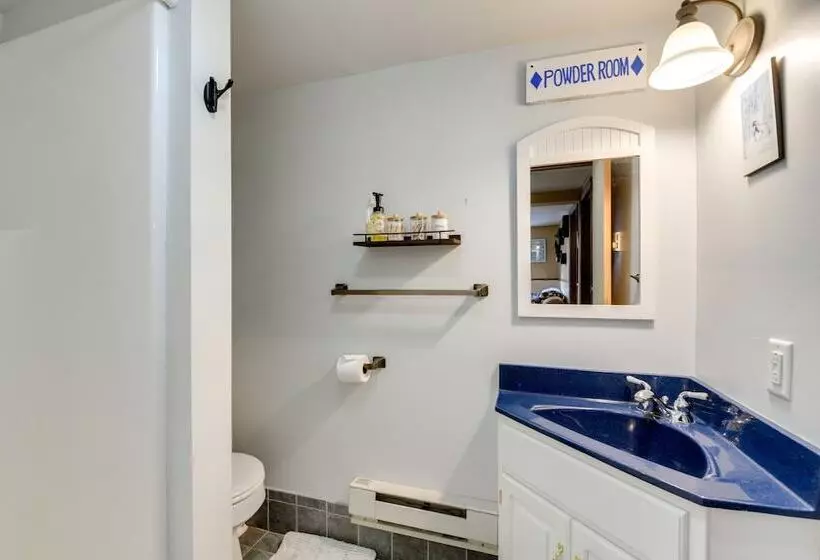 Pet Friendly Home W/ Deck: 4 Mi To Jay Peak Resort