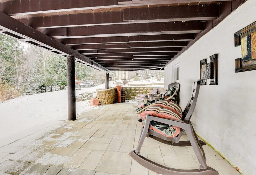 Pet Friendly Home W/ Deck: 4 Mi To Jay Peak Resort