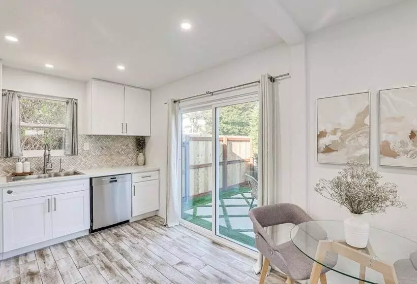 Pet Friendly Oceanside Gem W/ Patio, Walk To Beach