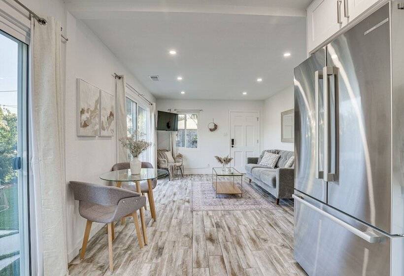 Pet Friendly Oceanside Gem W/ Patio, Walk To Beach